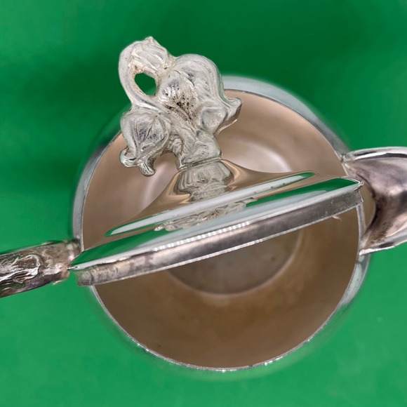 Sugar Bowl, Creamer Bowl, & Sugar Cube bowl Eton Silverplated - Picture 10 of 10